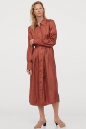HM  Robe chemise en soie mélangée
