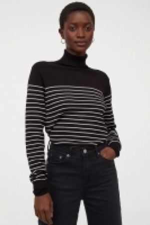 Pull col roulé en maille fine 7.99 €