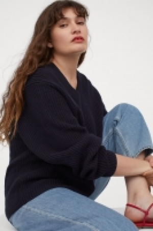 Pull en maille côtelée 10.99 €