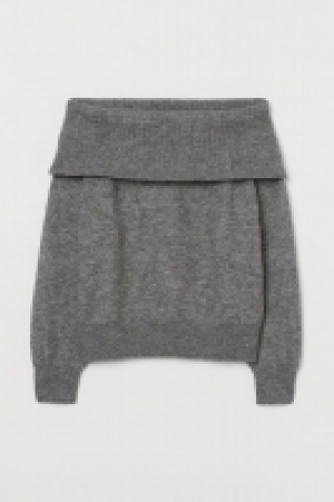Pull épaules nues 10.99 €