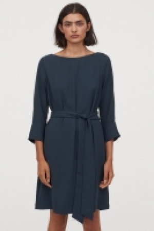 Robe à encolure bateau 15.99 €