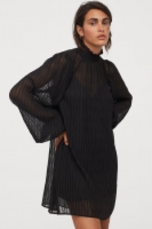Robe plissée 24.99 €