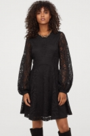 Robe patineuse en dentelle 29.99 €