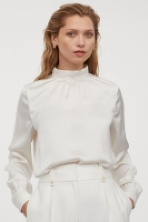 Blouse en satin 12.99 €