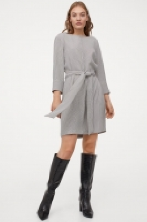 Robe à encolure bateau 12.99 €