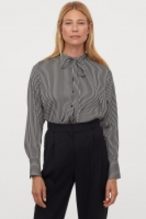 Blouse avec liens à nouer 9.99 €