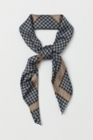 HM  Foulard en satin à motif