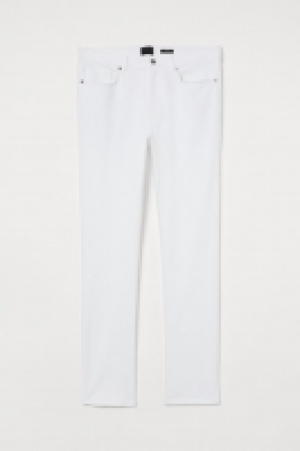 Pantalon en twill Slim fit 4.99 €