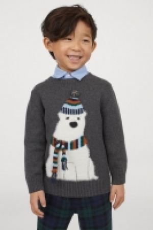 Pull avec applications 10.99 €