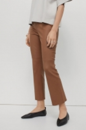 Pantalon 7/8 en cuir 149.40 €