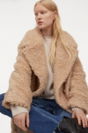Manteau en tissu peluche 49.99 €