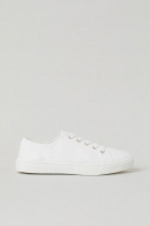 Baskets 7.99 €