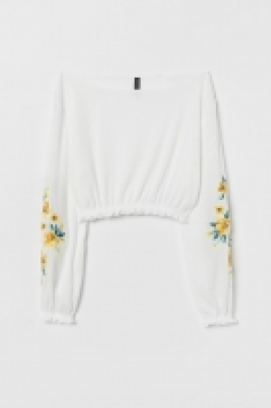 HM  Pull court avec broderies