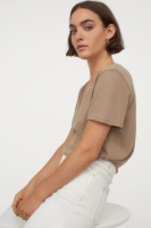 T-shirt à encolure en V 2.99 €