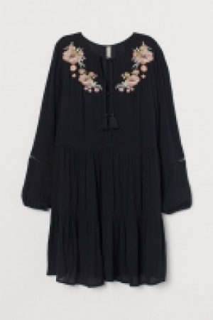Robe brodée 20.99 €