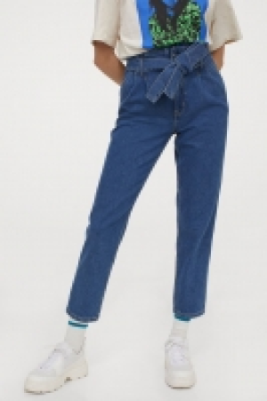 HM  Pantalon ceinturé en denim