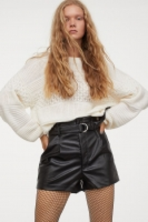 Short avec ceinture 11.99 €
