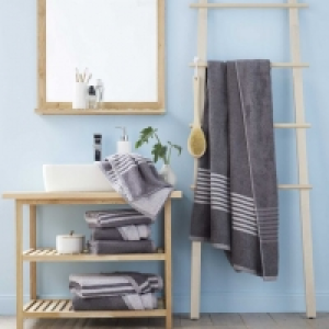 HOME CREATION BATHROOM® Lot de 2 serviettes double face