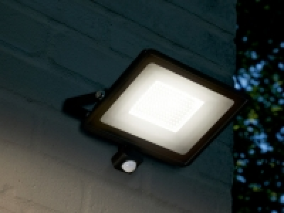 Projecteur extérieur LED 21.99 €