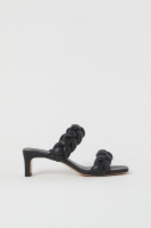 Sandales tressées 14.99 €