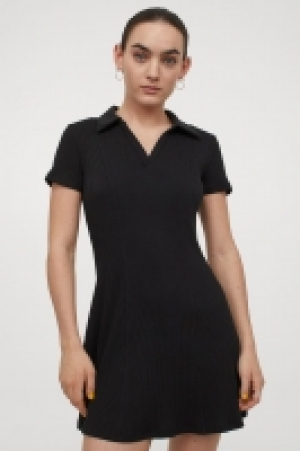 Robe en jersey côtelé 7.99 €