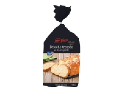 Brioche tressée au sucre perlé 1.89 €