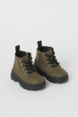 Bottines chaudement doublées 17.99 €