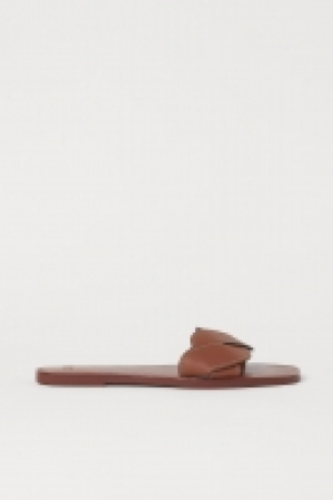 Claquettes en cuir 23.99 €