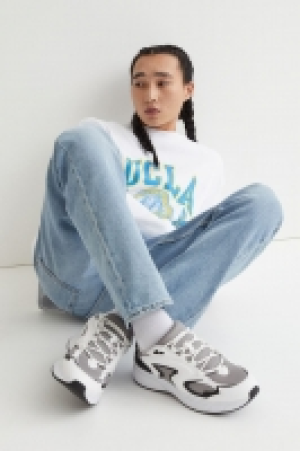 Sneakers 23.99 €