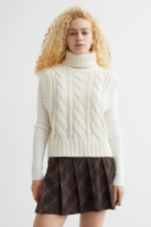 Pull col roulé sans manches 10.99 €