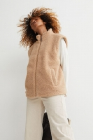 HM  Veste sans manches en peluche