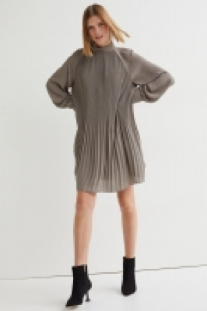 Robe plissée 21.99 €