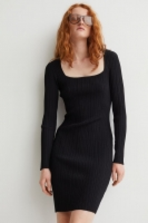 Robe en maille côtelée 19.99 €