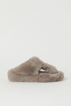 Chaussons 9.99 €