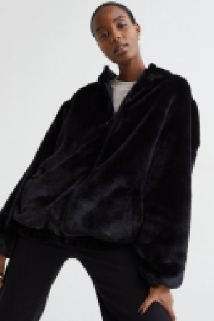 Veste à capuche 12.99 €