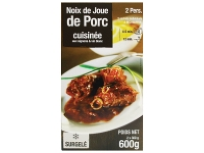 Noix de joue de porc cuisinée aux oignons < vin blanc