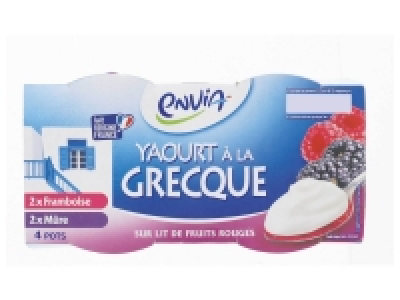 Yaourts à la grecque sur lit de fruits rouges 1.59 €