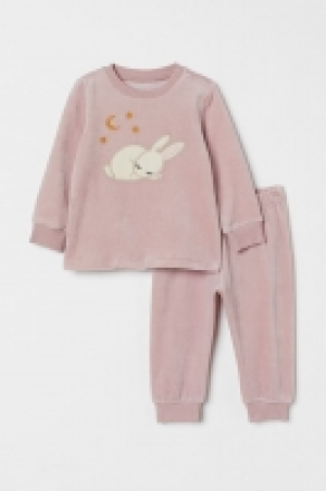 Pyjama en velours 10.99 €