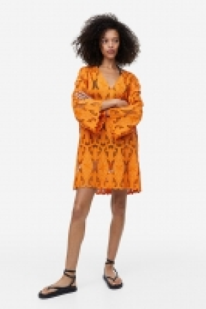 HM  Robe brodée