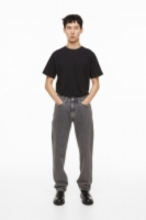 HM  Relaxed Jeans