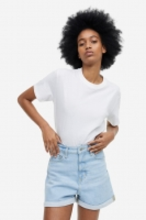 Short Mom Ultra High Denim 15.99 €
