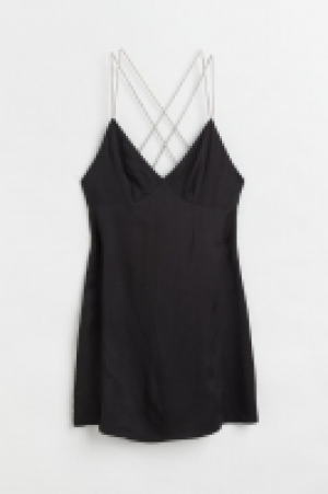 Robe en satin avec bretelles en strass 11.36 €