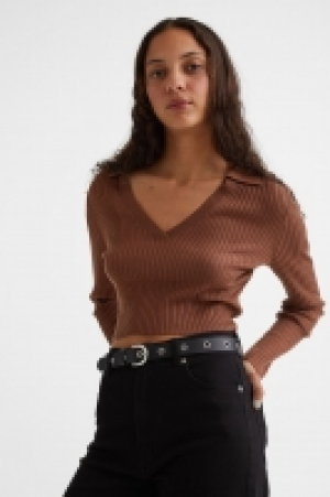 Top en maille côtelée avec col 5.99 €