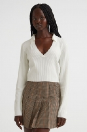Top en maille côtelée avec col 7.99 €