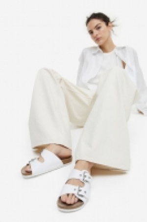 Claquettes à deux brides 10.99 €