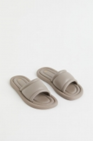 Claquettes 10.99 €