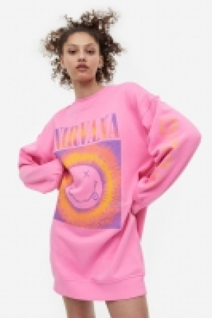 HM  Robe oversize en molleton imprimé