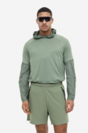 Short de sport 14.99 €