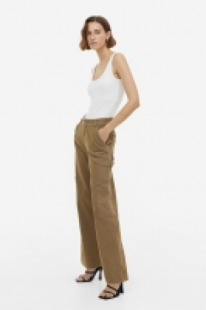 Pantalon cargo ample 9.99 €