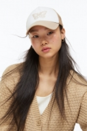 Casquette avec partie en mesh 4.99 €